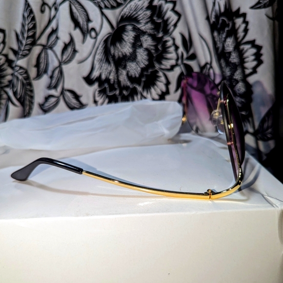 Sunglasses - Picture 2 of 2